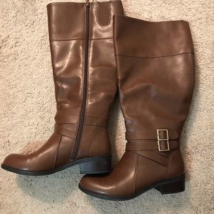 WIDE CALF Arizona boots WORN ONCE